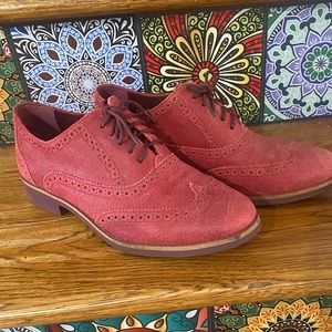 COLE HAAN pink wing tips in SUEDE💗EUC/barely worn